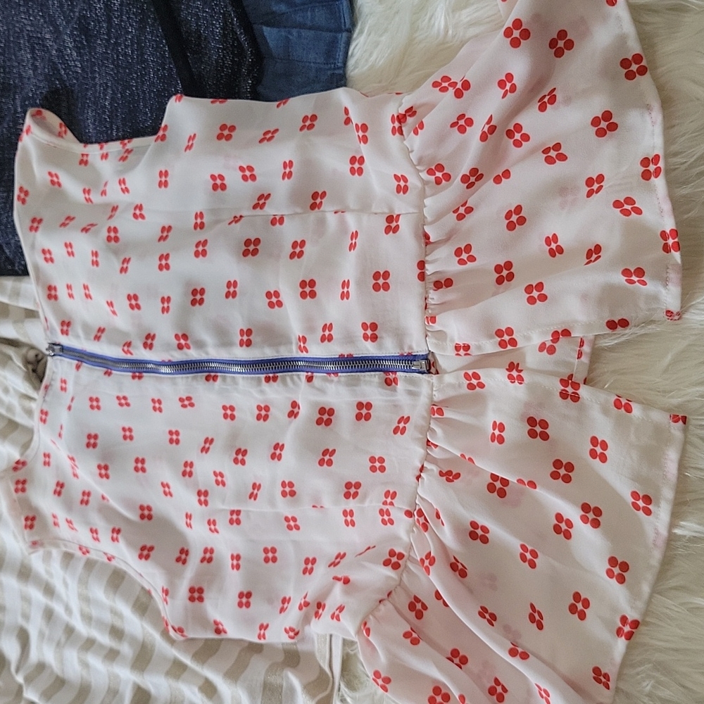 Tops - Picture 3 of 10